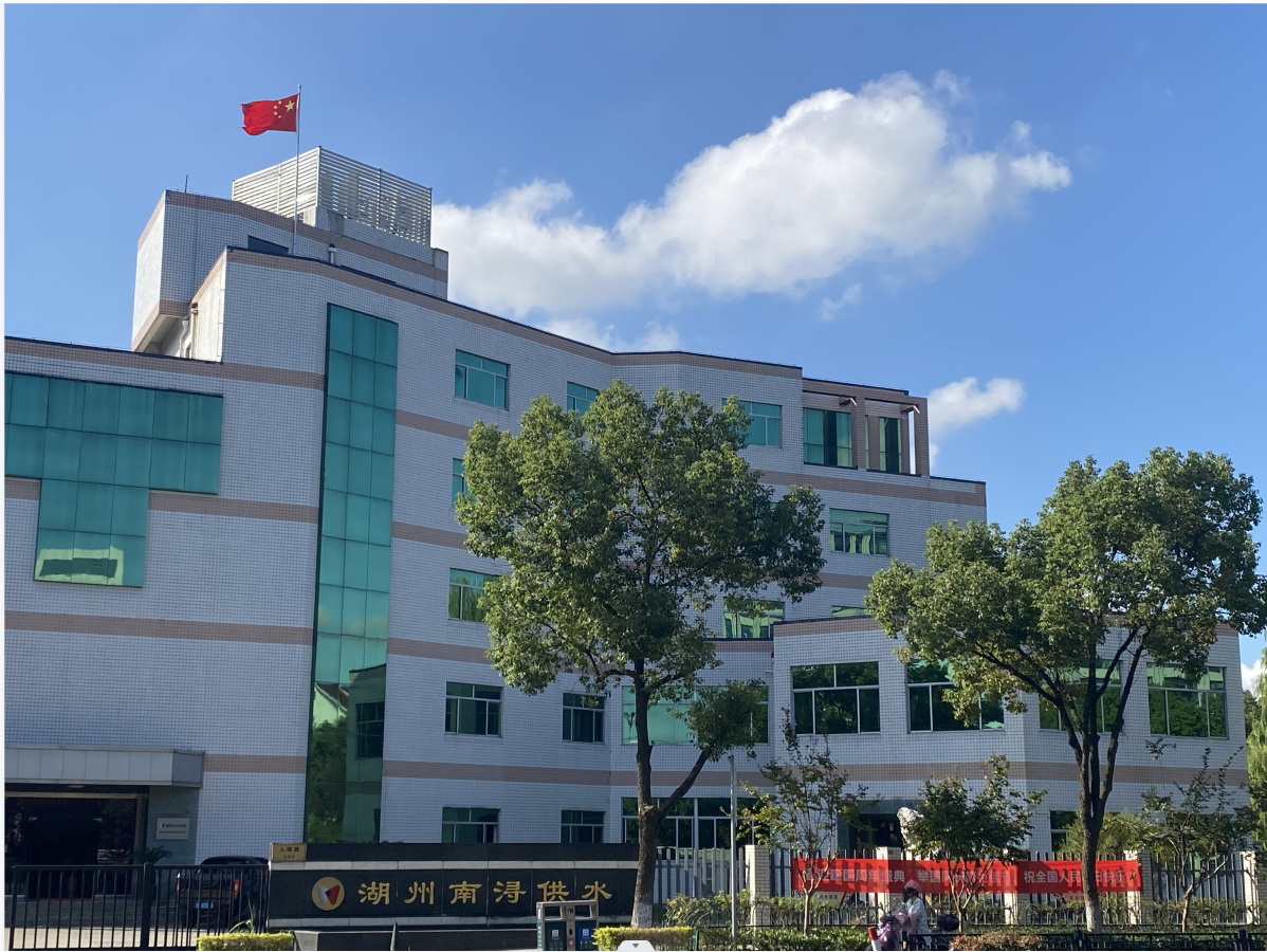 18����LUCK����(�й�)�ɷ����޹�˾