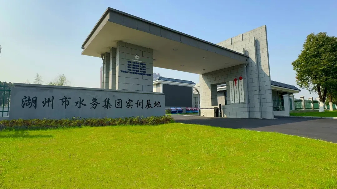 18����LUCK����(�й�)�ɷ����޹�˾