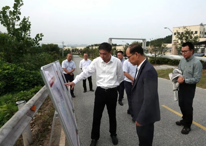 18����LUCK����(�й�)�ɷ����޹�˾