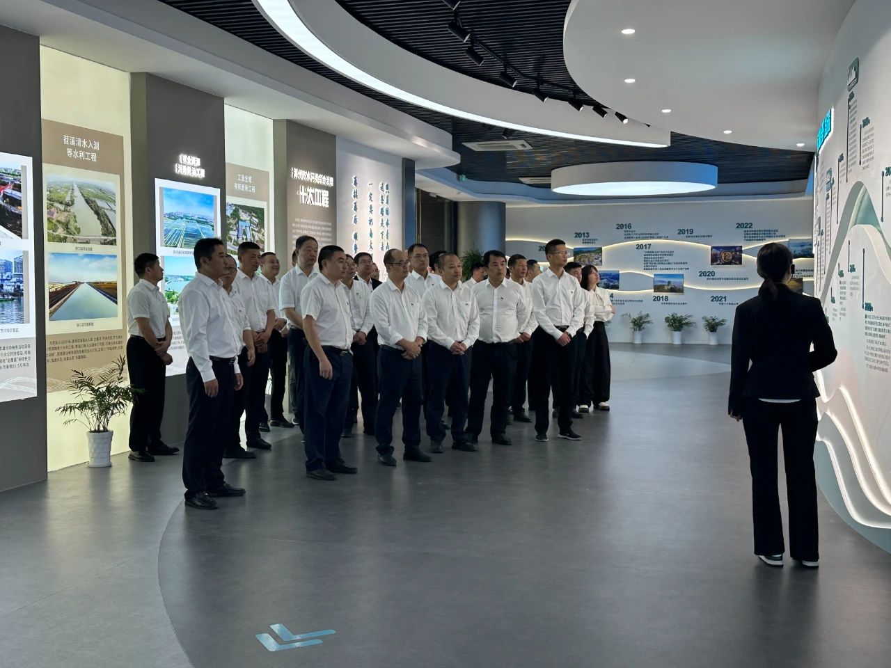 18����LUCK����(�й�)�ɷ����޹�˾