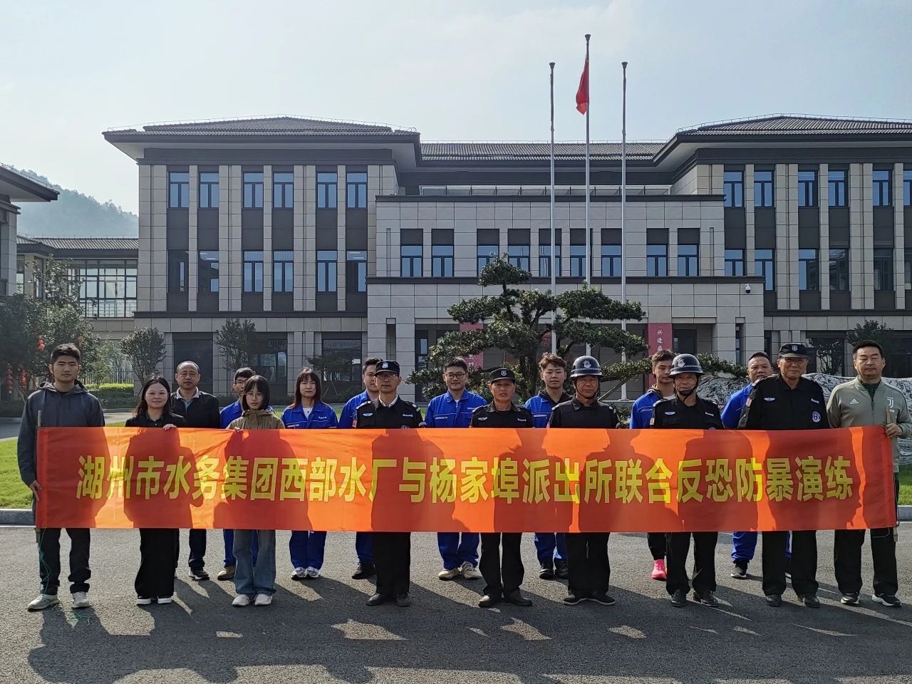 18����LUCK����(�й�)�ɷ����޹�˾